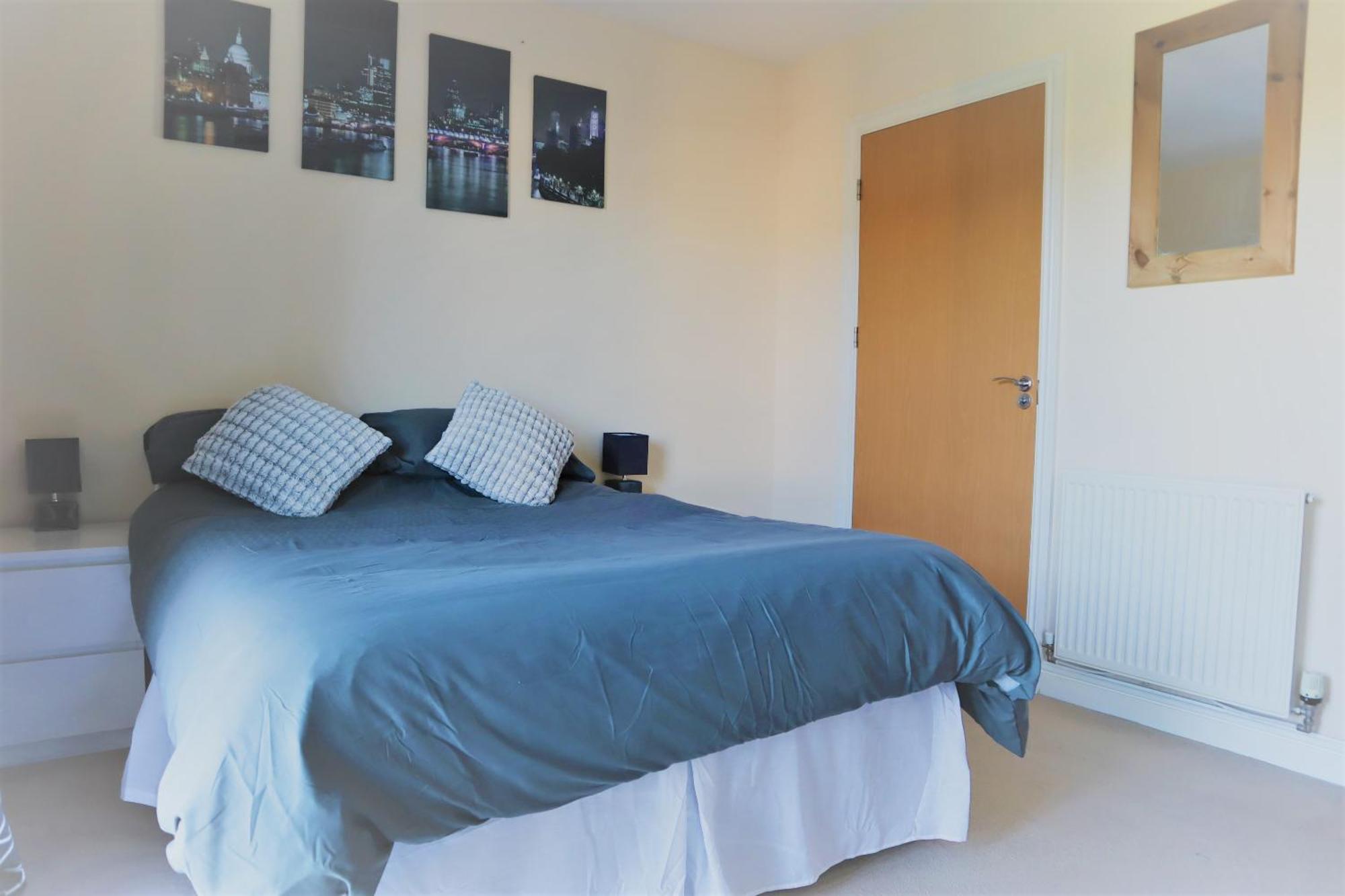 Апартаменти 2Br Apt In Crawley W Parking - Near Gatwick Екстер'єр фото